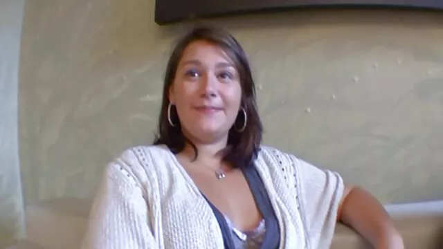 két bombázó Mélytorok egy nagy kakas szex es porno a medencében