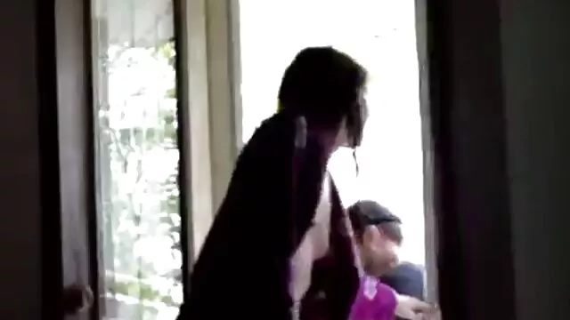 Kukkoló CFNM Brit szereti JOI xxx csajok ülés