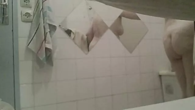 Két diák ostor egy maszkos tanár a seggét, majd maszturbálni pinaingyen vele.