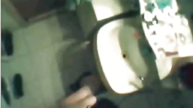 A ingyen sex videó nő vállalja, hogy szexel egy idegennel.