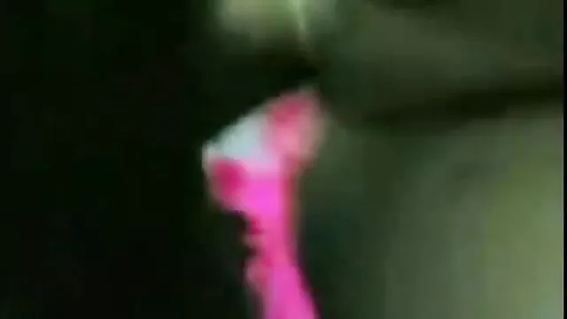 A városban élő leszbikusok a faluba jöttek, harmas szex video és vidékre mentek, hogy egy kis borsót nyaljanak.