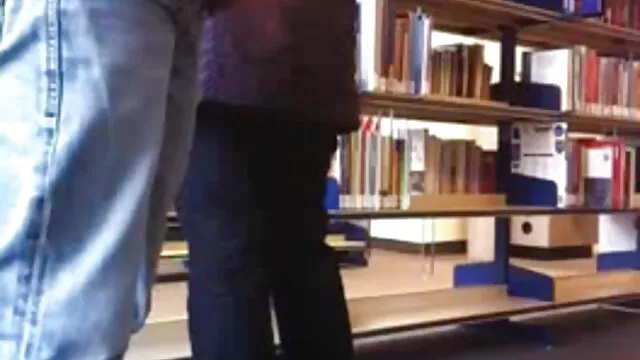 Két leszbikus elcsábította egy örökbefogadott lánya Copfos szex orális szexvideok