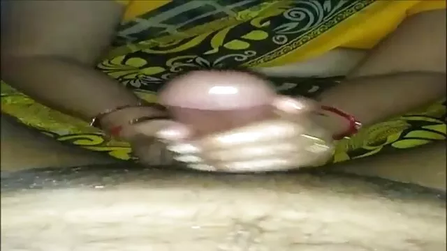 Két pazar 3D-s anya és fia sex rajzfilmek megosztani egy kemény kakas.