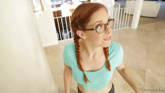 Brit apa és lánya szex videók ribanc pofont, majd táplált Mikulás cum