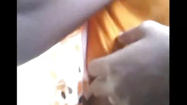 két platina szőke t-modell szívem megosztás szegecsekkel kemény, amatőr sexvideo mint a kő