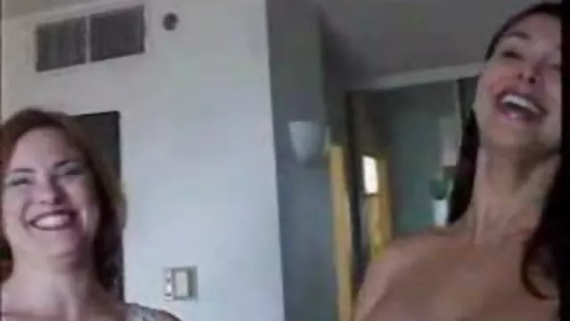 Felesége megengedte, porno online ingyen hogy a film, miközben ő szar, baszik a férje